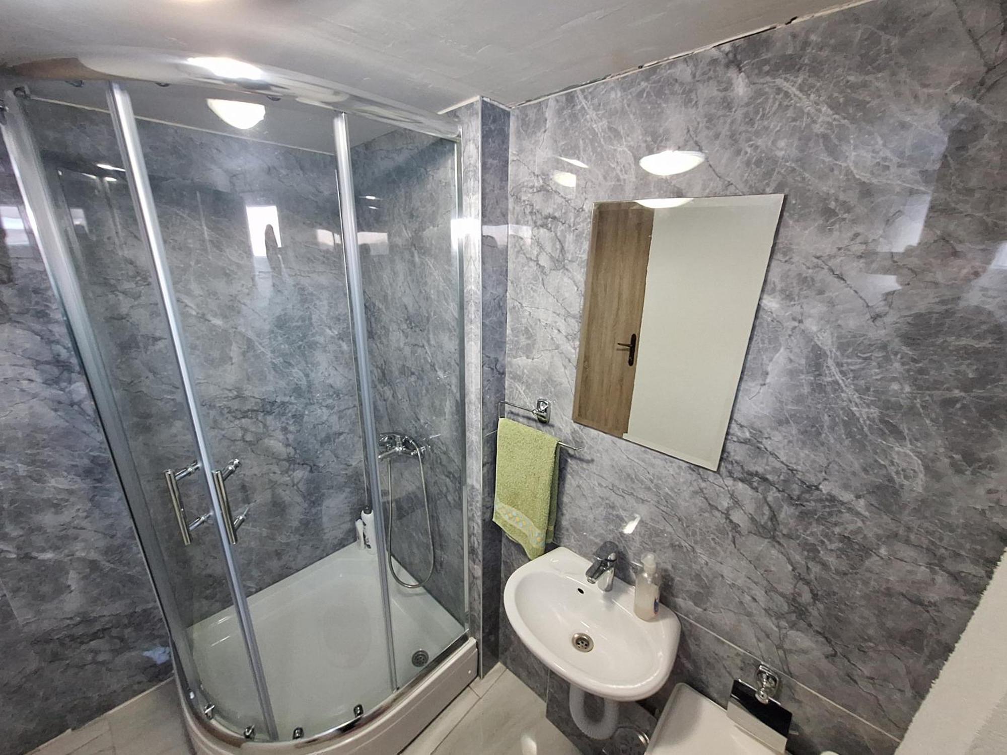 Fly & Stay Apartments Laktaši Екстериор снимка