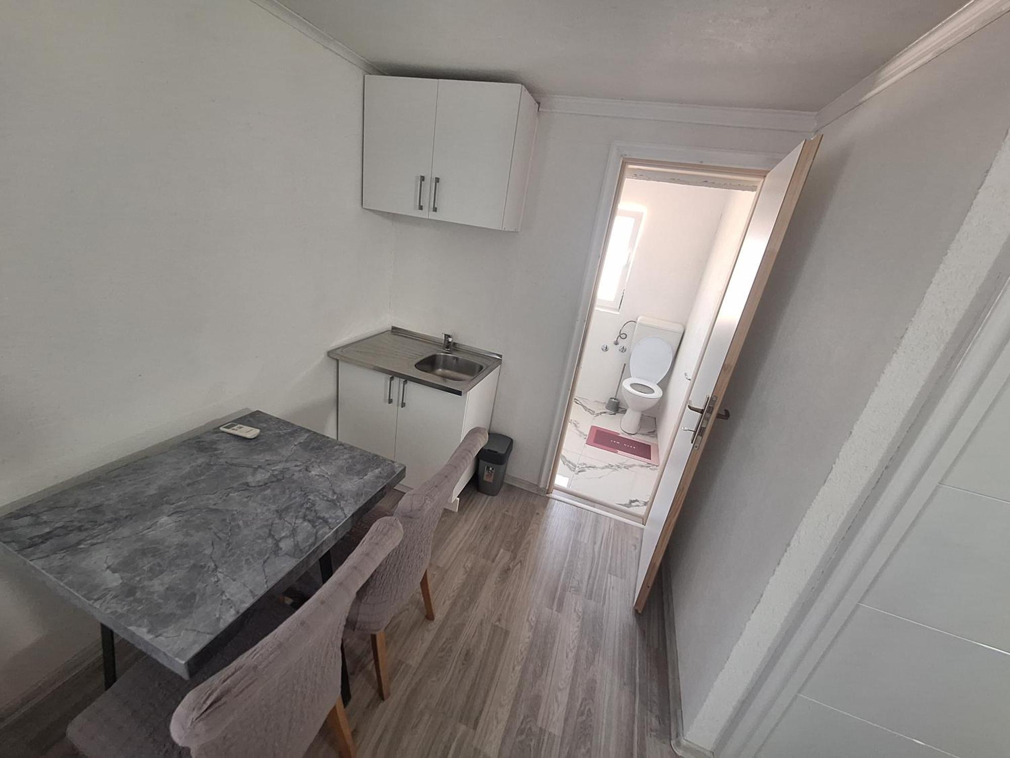 Fly & Stay Apartments Laktaši Екстериор снимка