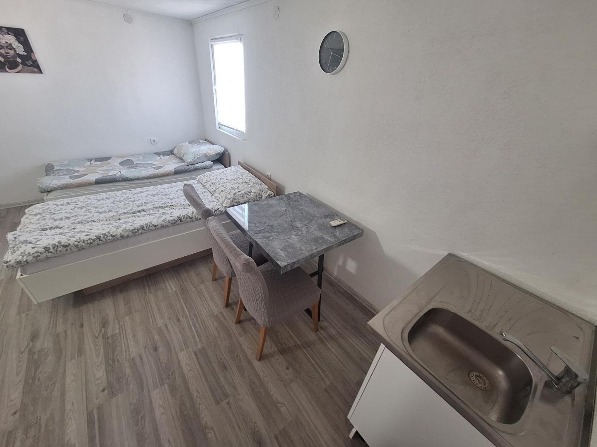 Fly & Stay Apartments Laktaši Екстериор снимка