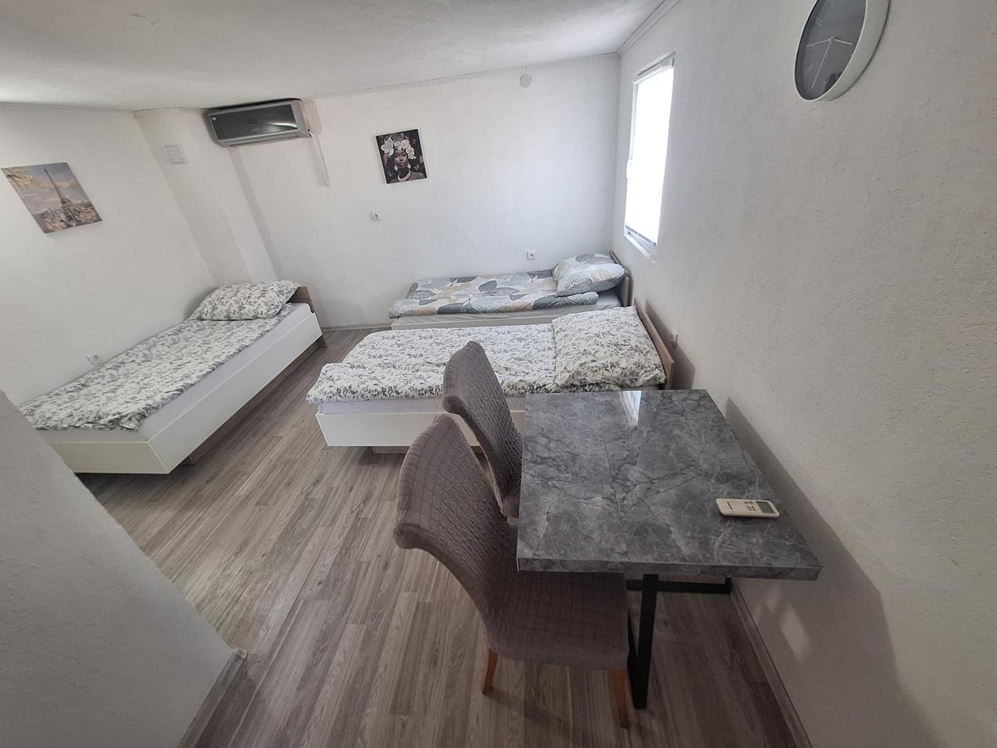 Fly & Stay Apartments Laktaši Екстериор снимка